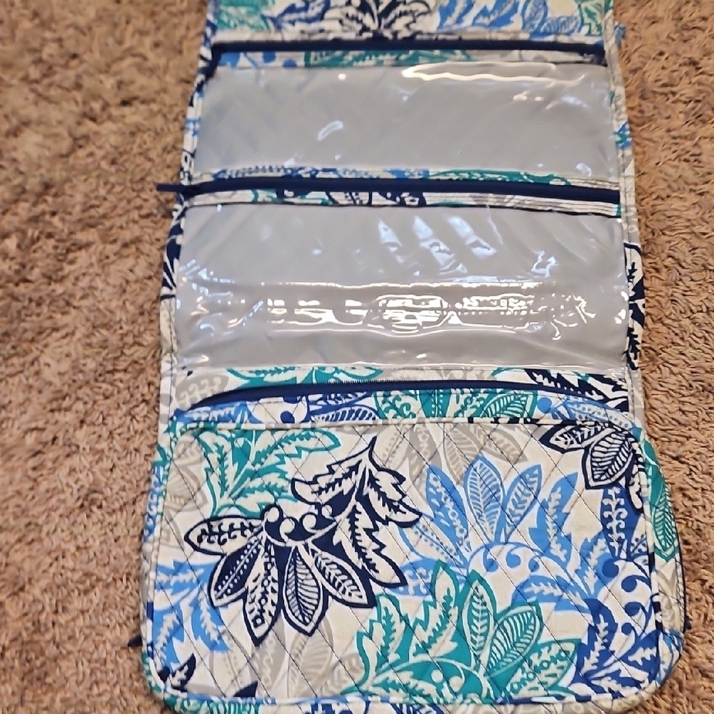 Vera Bradley Quilted Hanging Travel Organizer in Santiago - Picture 8 of 10